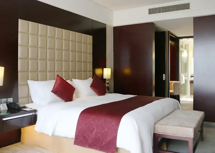 The Qube International Hotel Shanghai Disneyland Park & International Tourism And Resort Branch - Free Round-Trip Shuttle Between The Hotel And Shanghai Disneyland & Between The Hotel And Pvg International Airport