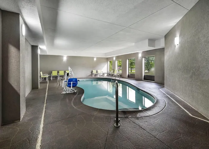 La Quinta Inn & Suites By Wyndham Louisville East