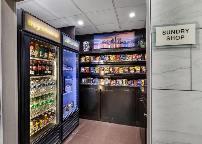 La Quinta Inn & Suites By Wyndham Louisville East