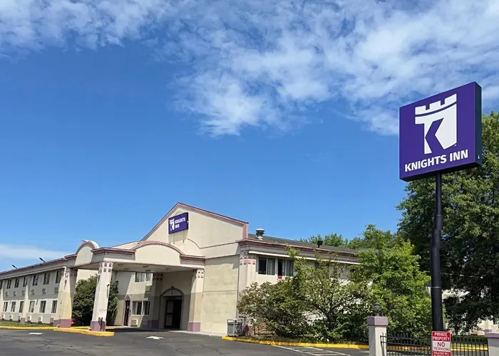 Super 8 By Wyndham Hartford Hotel