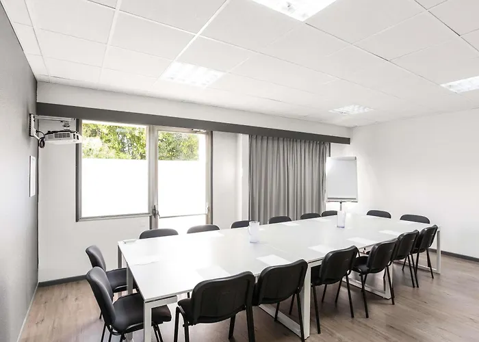 ibis budget Pau Lescar