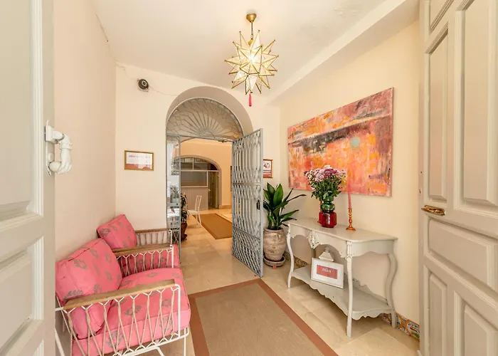 Nuea Santa Cruz Hotel Seville