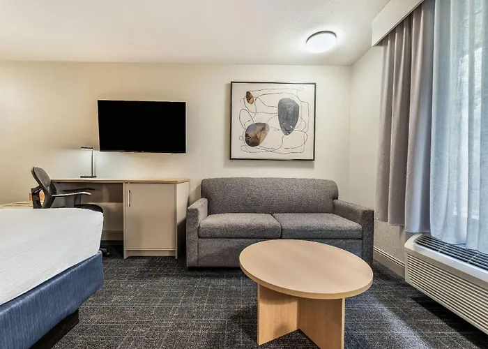 Days Inn & Suites By Wyndham Thunder Bay
