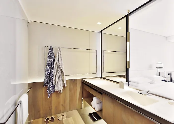Andaz Delhi, By Hyatt Hotel New Delhi