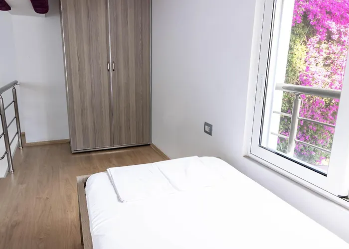 Bebi Hotel And Apartments Sarandë
