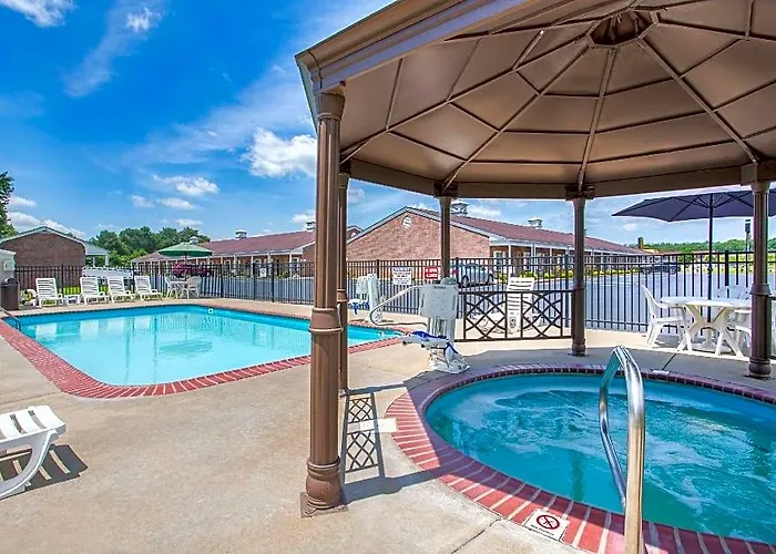 Super 8 By Wyndham Cave City