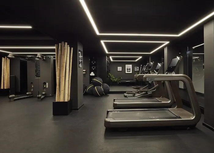 Roomers Munich, Autograph Collection