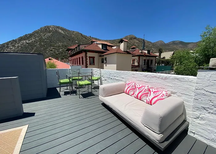 Bisbee Brownstone Suites