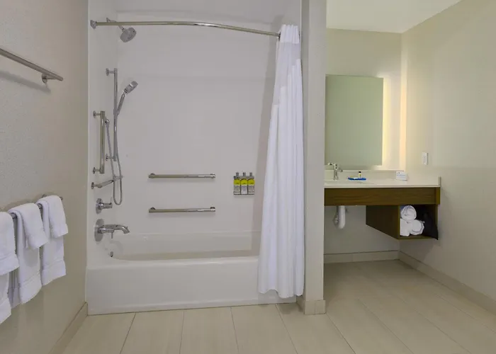 Holiday Inn Express & Suites - Milan - Sandusky Area By Ihg