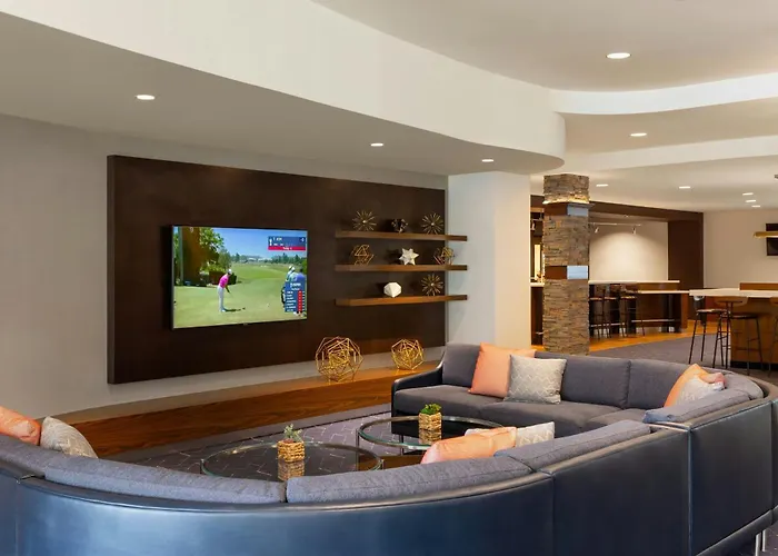 Courtyard By Marriott Madison West / Middleton