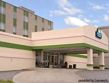 Elkins Inn And Suites