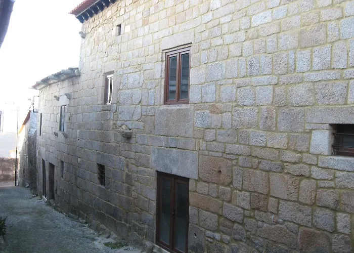 Casa Do Castelo De Celorico