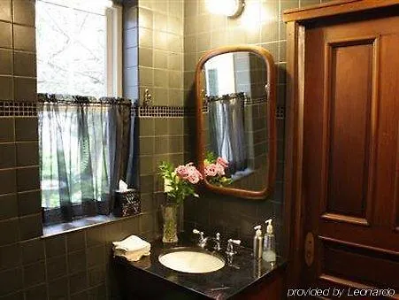 Plum Grove Inn Iowa City