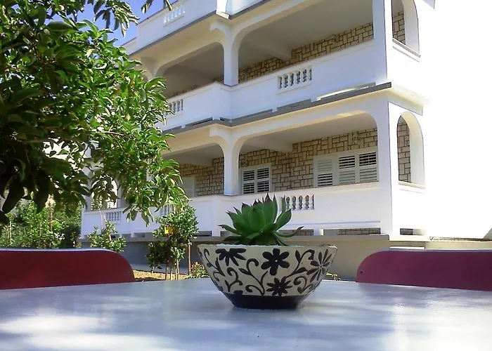 Rooms Viskic Rab Town