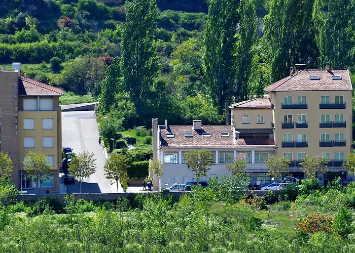 Hoteles en La Pobla de Segur