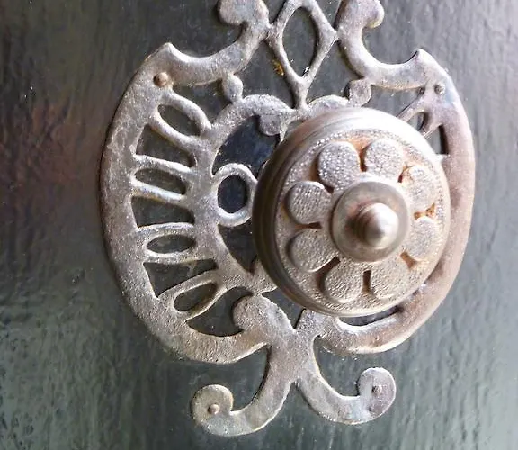 Aux Portes D'Honneur Cluny