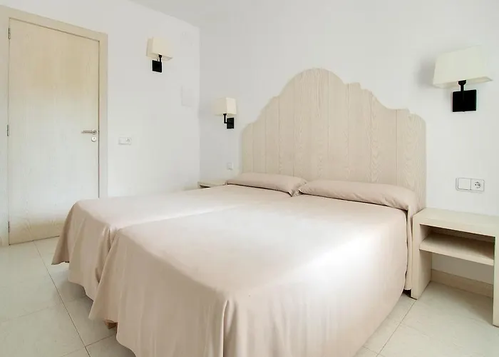 Hostal Capri Es Pujols