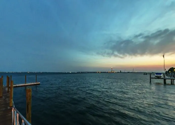 Pier 4 Hotel Somers Point