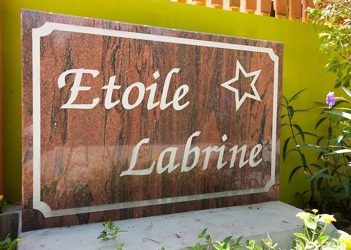 Etoile Labrine Guest House