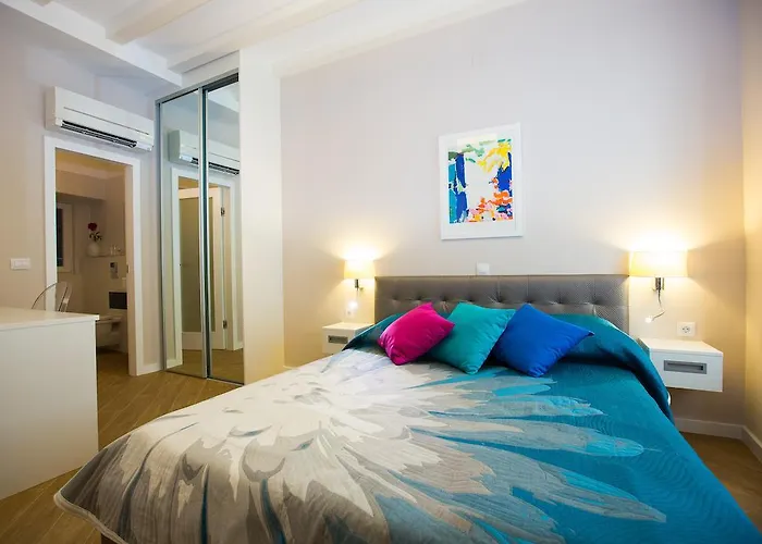 Villa Flores Room