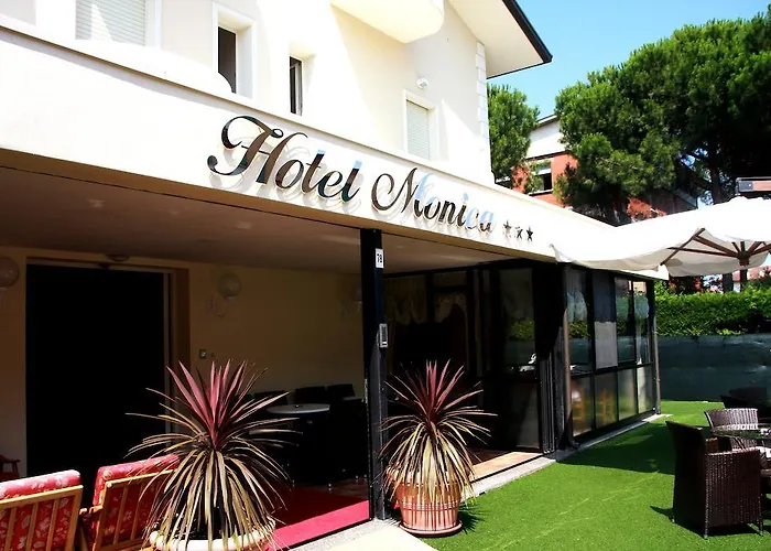 Hotel Monica