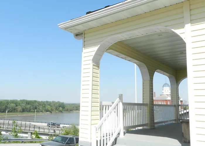 Helming Guest House