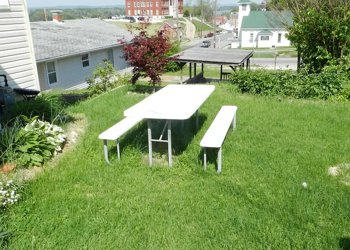 Helming Guest House