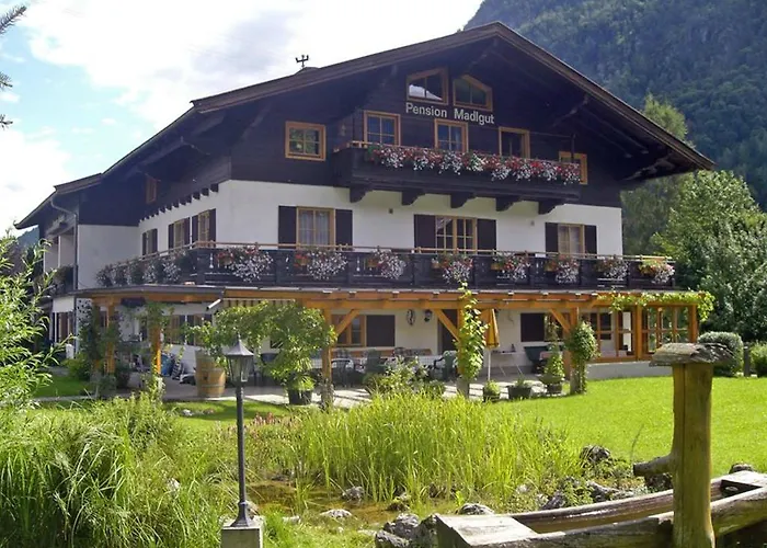 Hotel Madlgut Lofer