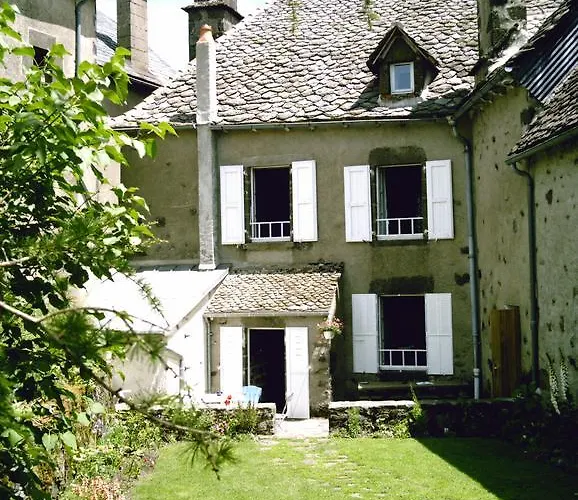 Bed and Breakfast Chambre d'Hôtes La Maison de Barrouze à Salers