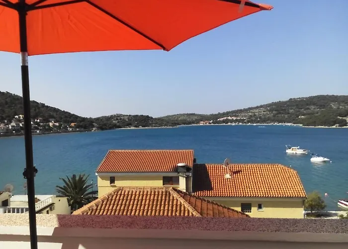 Apartments Perina Tisno