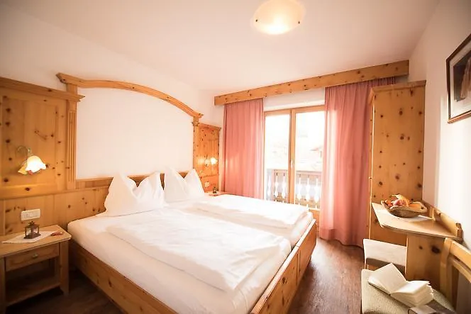 Mahlknechthuette Seiseralm Seiser Alm