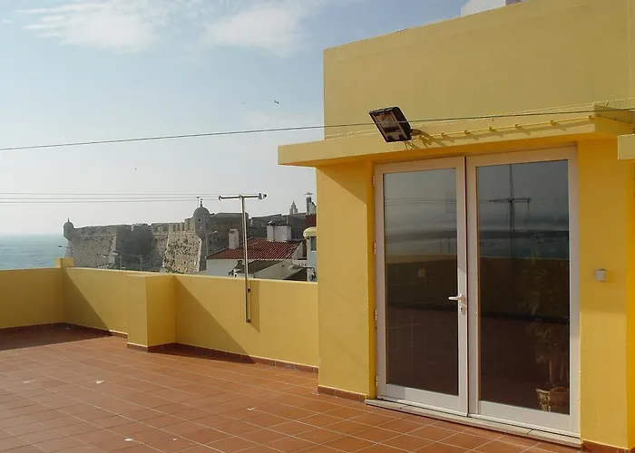 Residencial Popular Hotel Peniche