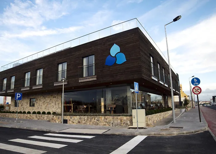 Surfers Lodge Peniche Ferrel 
