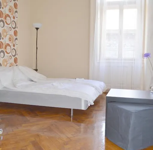 Synagogue Central Guest House Budapeste