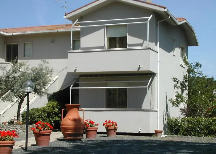 Affittacamere FloraMare Marina Di Bibbona