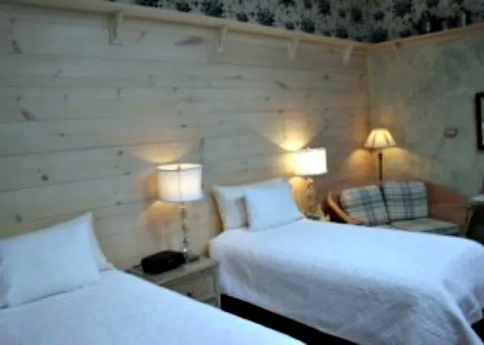 Camden Windward House Hotel