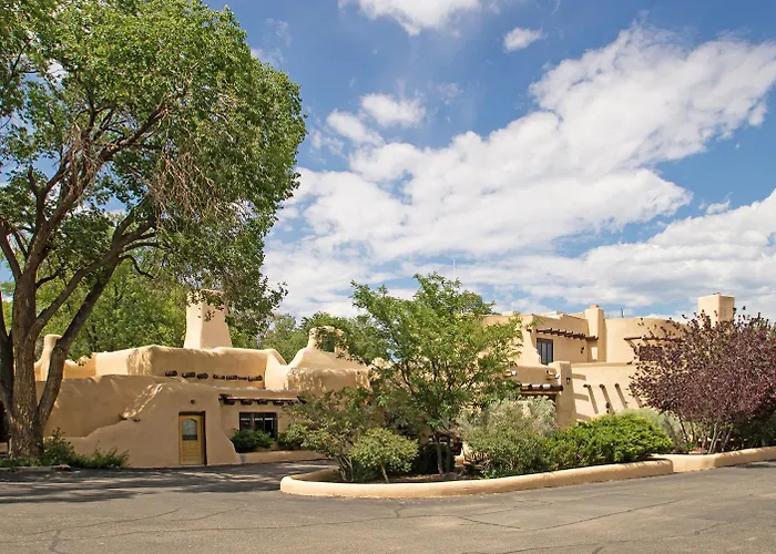 Sagebrush Inn & Suites Taos