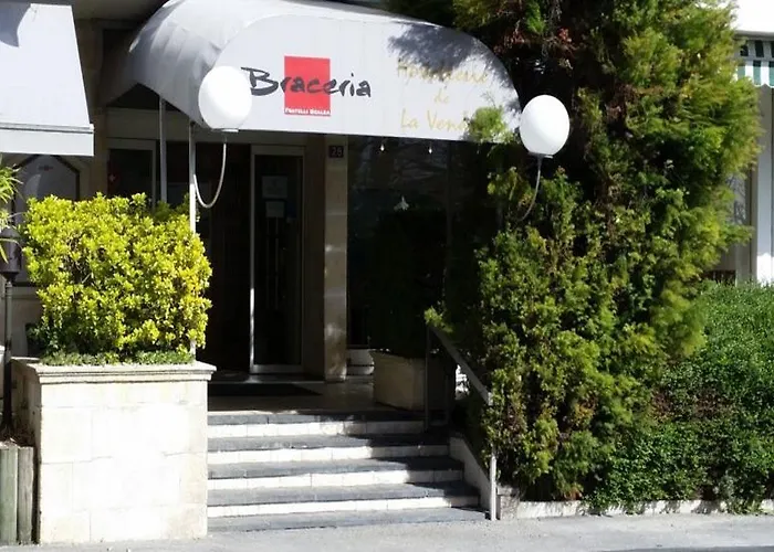 Hostellerie De La Vendee Lancy