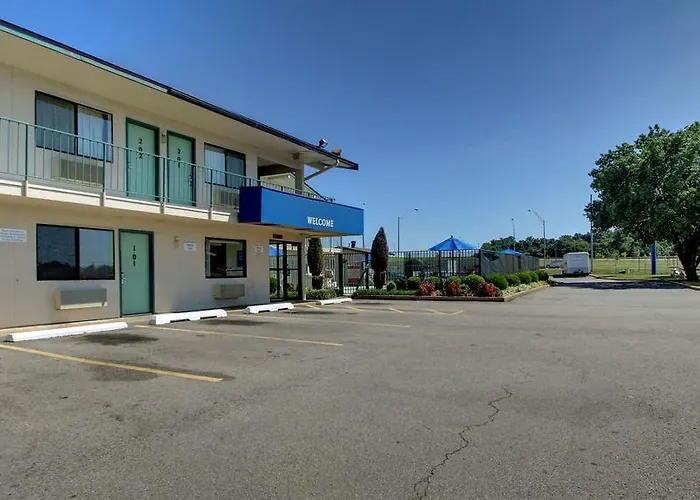 Rodeway Inn Fort Smith I-40