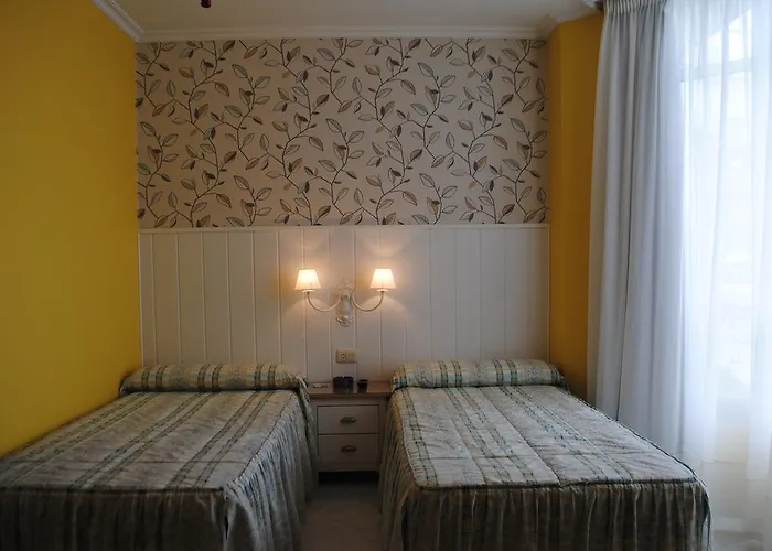 Hostal Santa Marta Playa Baiona
