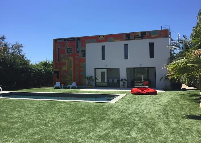 Le Cube Hotel Design A Hyeres Plage Avec Piscine Et Cuisine