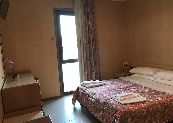 hotel socrate Lavena Ponte Tresa