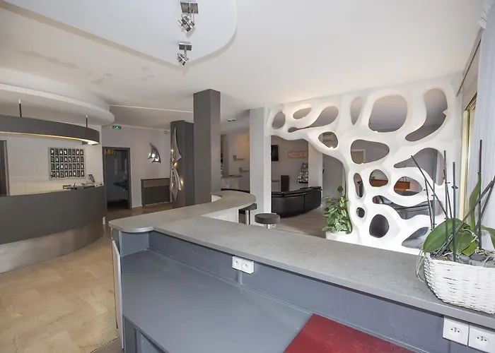 Hotel Moderne Menton
