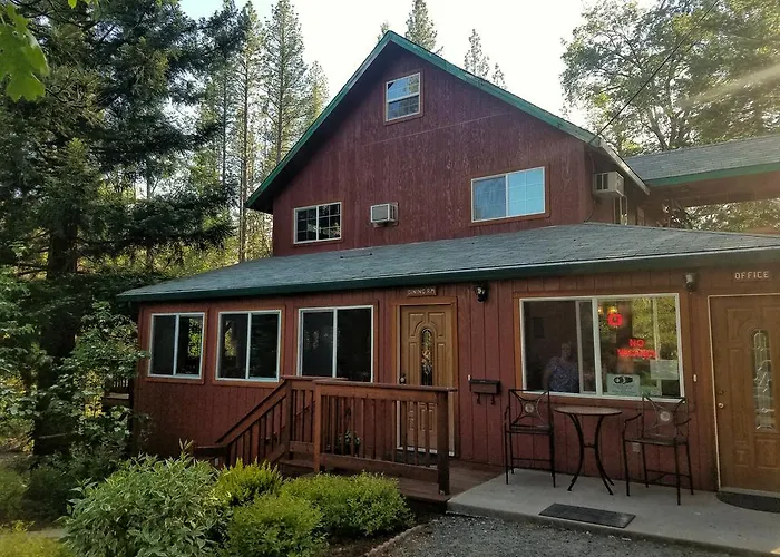 Yosemite Riverside Inn