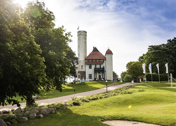 SCHLOSS RANZOW - kleines Romantik Hotel - Wellness - Golfplatz - Hochzeiten&Feiern