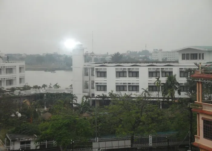 Holiday Diamond Hotel