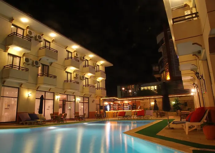 Kanarya Otel Çeşme