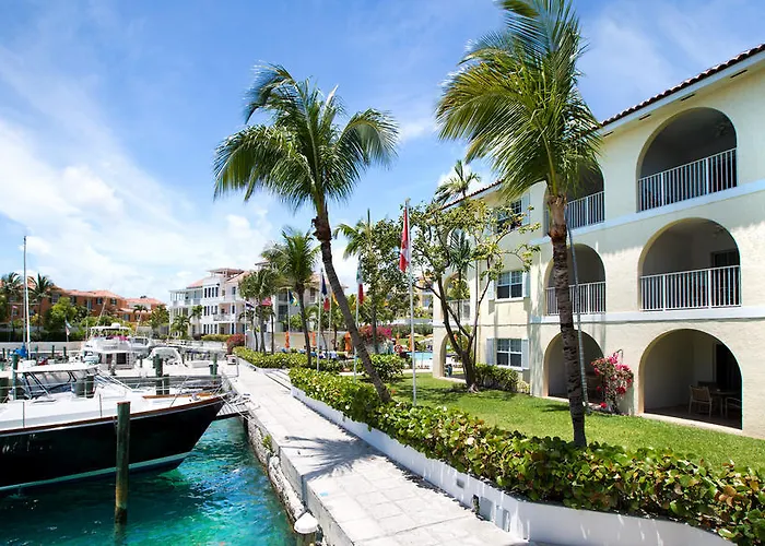 Paradise Harbour Club & Marina