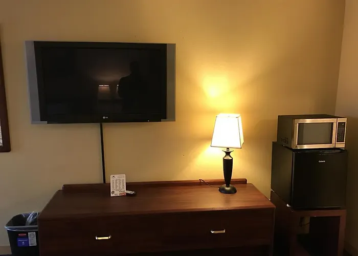 Travelodge By Wyndham Tacoma Near Mcchord Afb