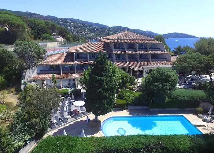 83 Hotel Le Lavandou